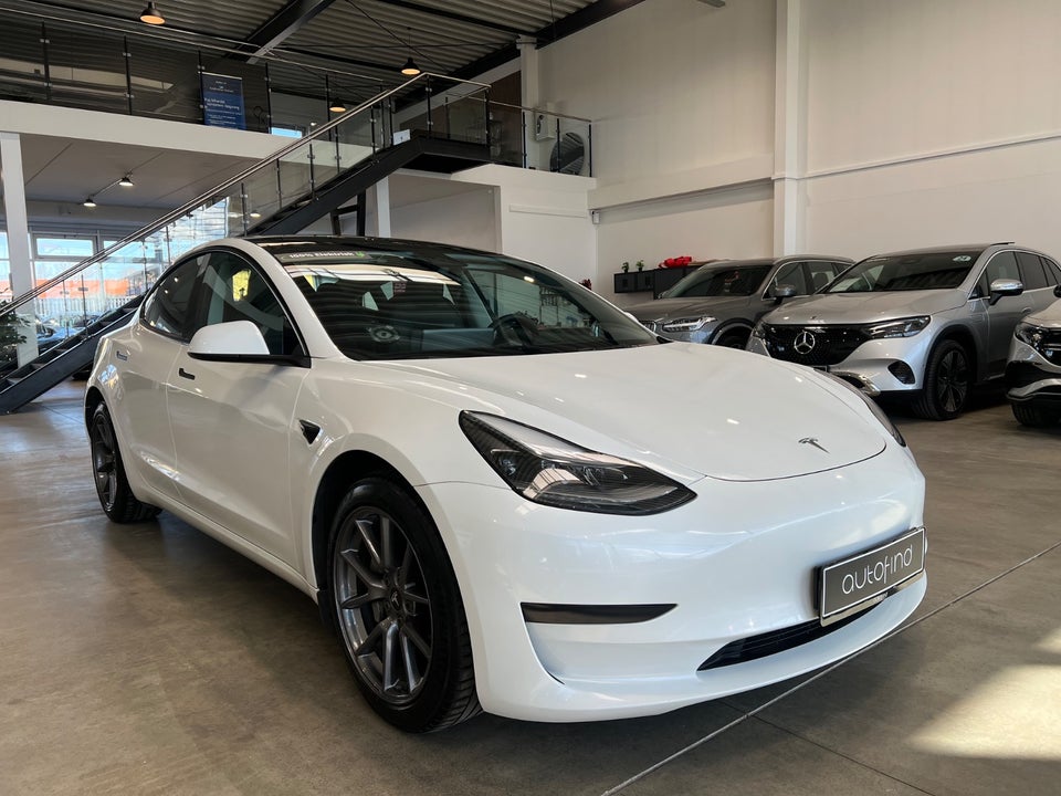 Tesla Model 3 RWD 4d