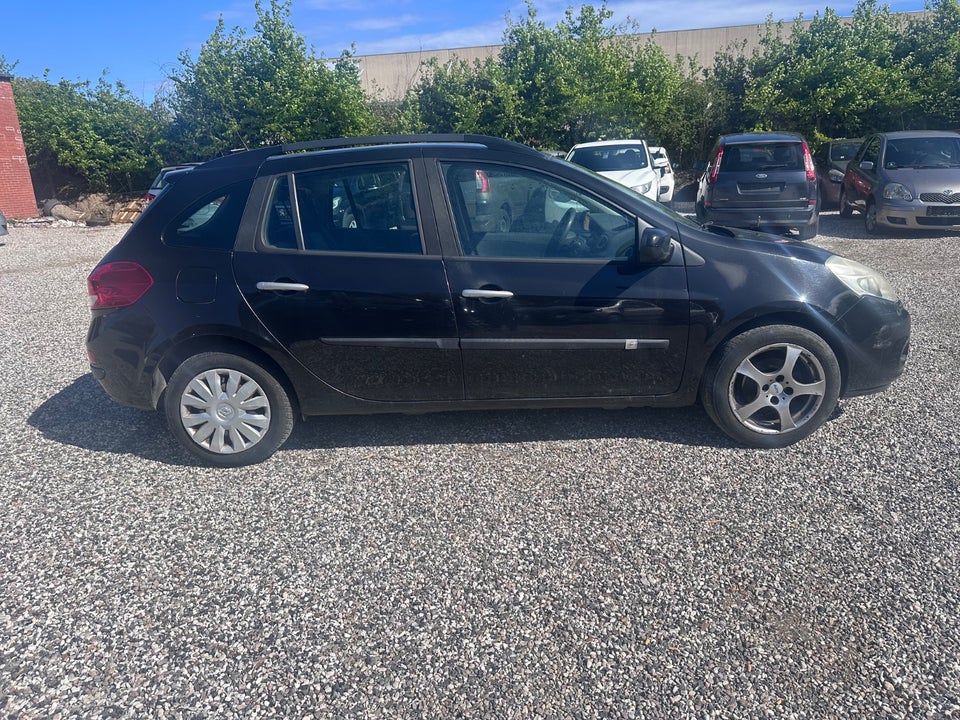 Renault Clio III 1,2 16V Authentique Sport Tourer 5d