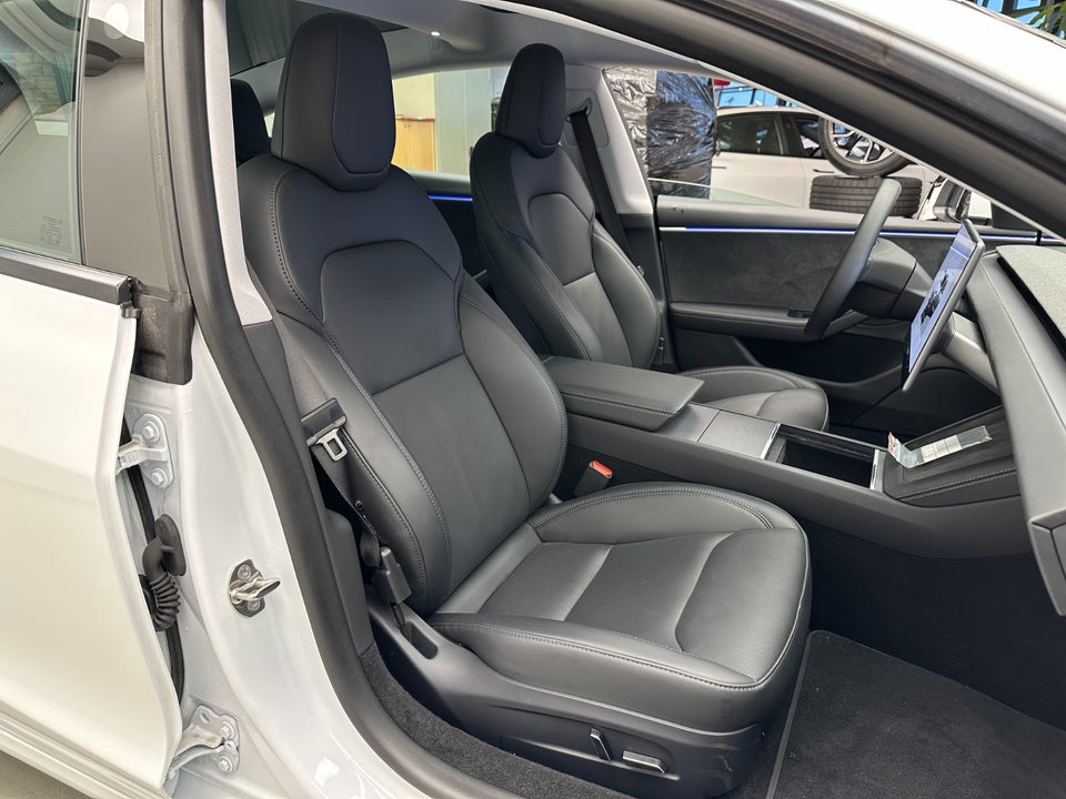 Tesla Model 3 Long Range AWD 4d