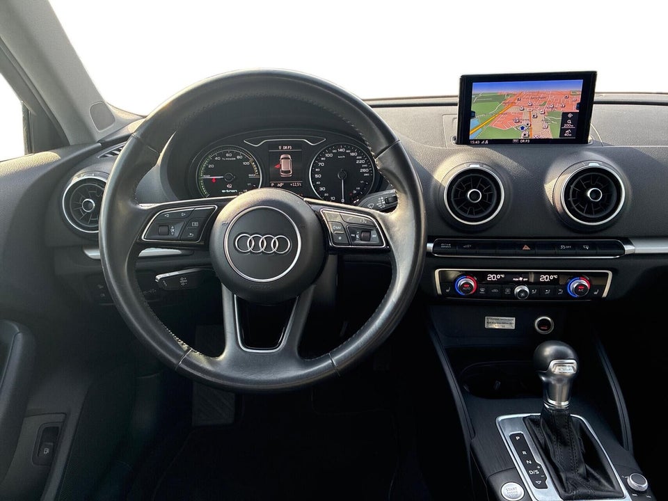 Audi A3 1,4 e-tron Sportback S-tr. 5d