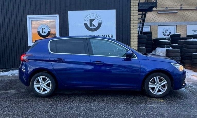 Peugeot 308 1,2 e-THP 130 Allure Sky 5d