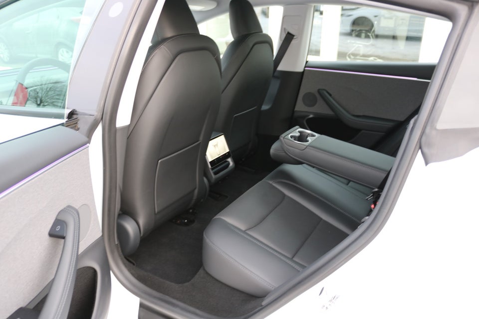 Tesla Model 3 RWD 4d