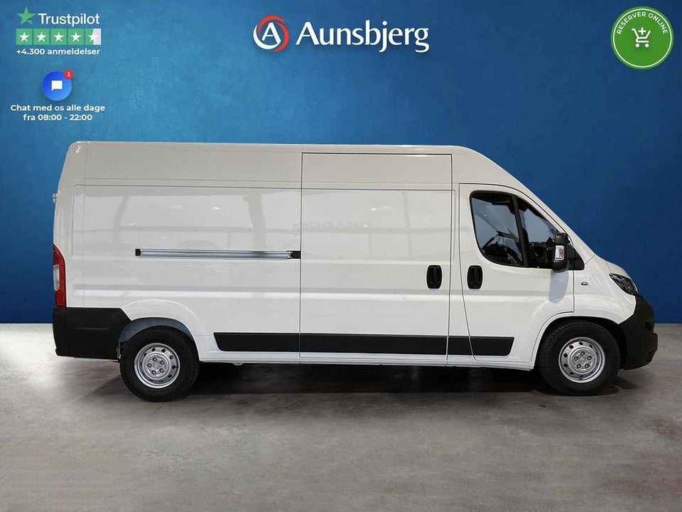 Peugeot e-Boxer 435 70 L3H2 Premium Van