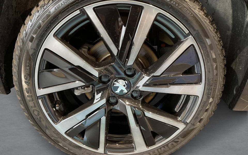 Peugeot e-208 50 GT 5d