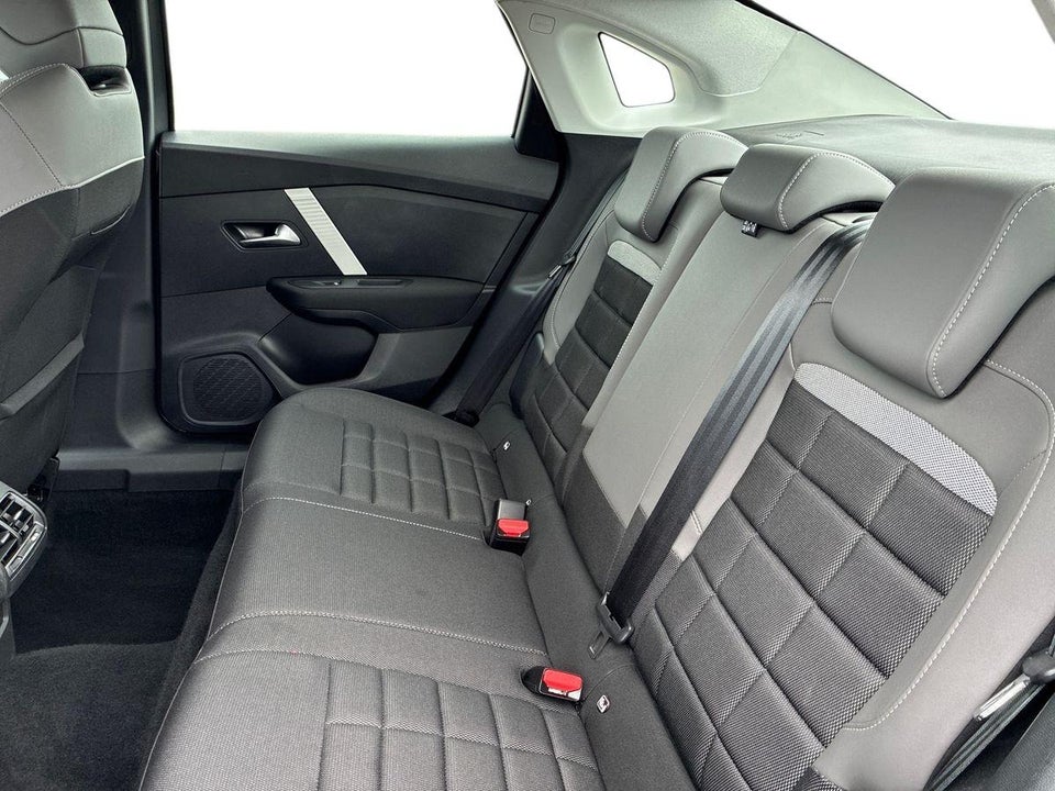 Citroën ë-C4 X 54 Plus 4d