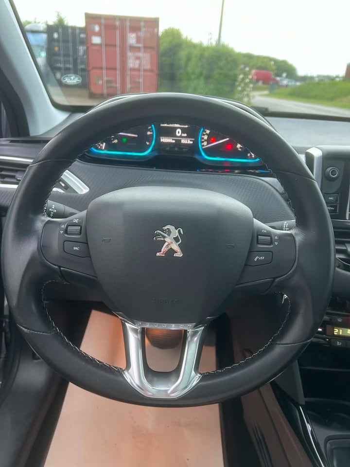 Peugeot 2008 1,2 e-THP 110 Allure Sky EAT6 5d