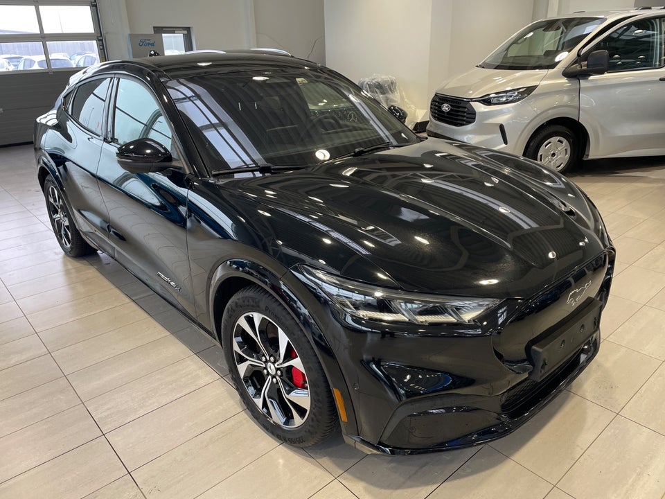 Ford Mustang Mach-E 91 Premium Extended Range AWD 5d