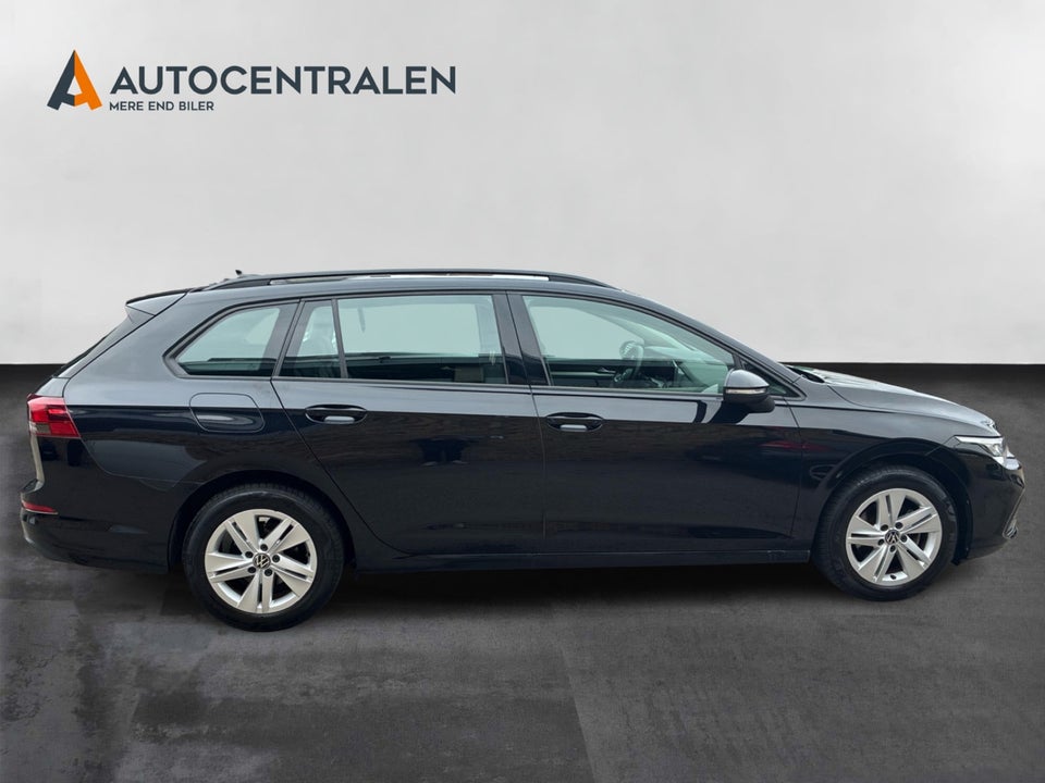 VW Golf VIII 1,5 eTSi 130 Life Variant DSG 5d