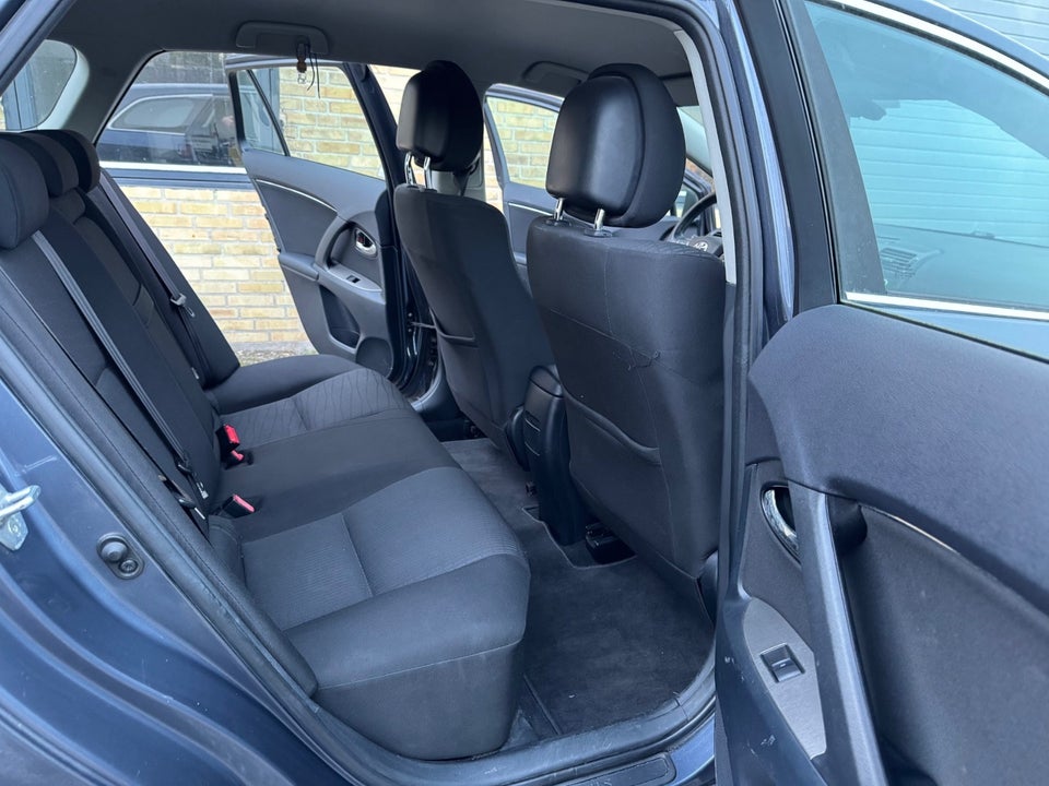 Toyota Avensis 1,8 VVT-i T2 stc. 5d