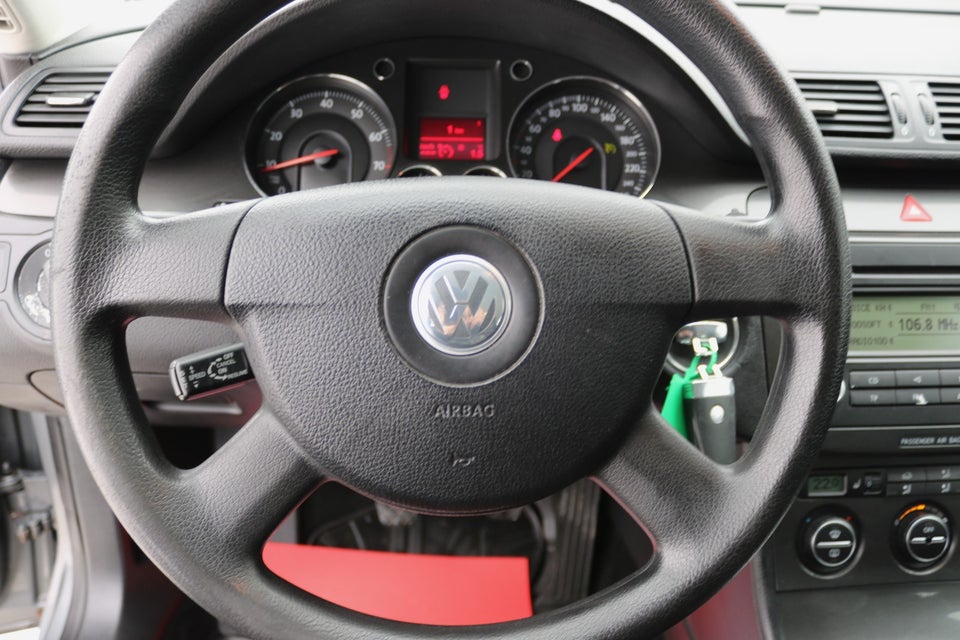 VW Passat 2,0 FSi Trendline 4d