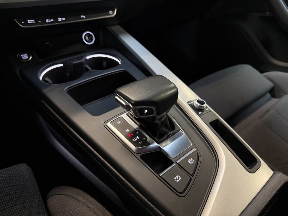Audi A4 40 TFSi S-line Prestige Tour plus Avant S-tr. 5d