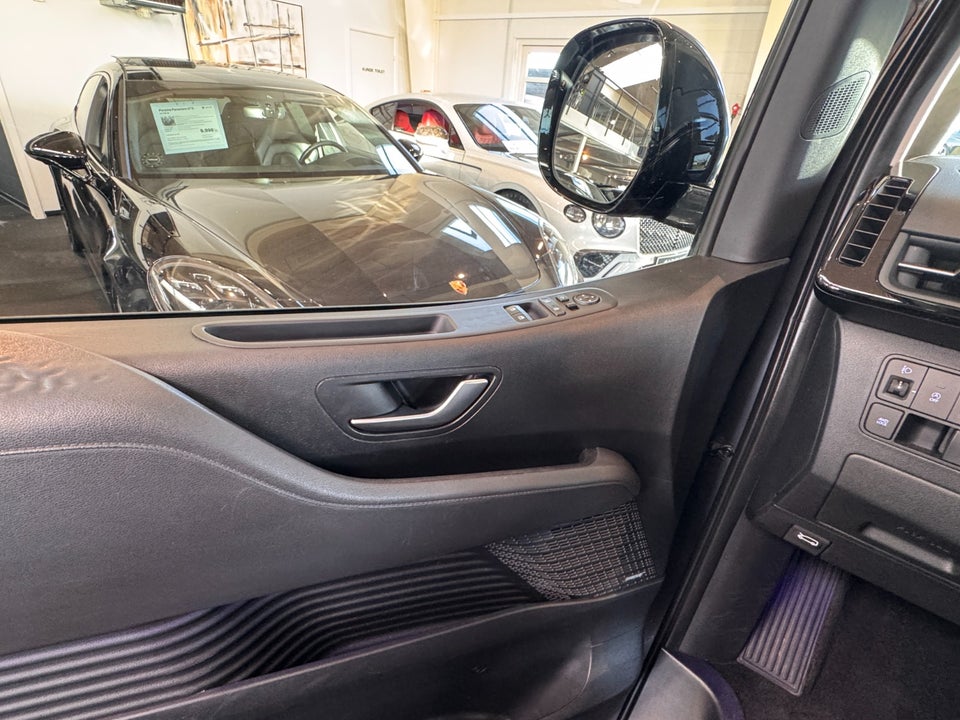 Hyundai Staria 2,2 CRDi Signature aut. AWD 5d