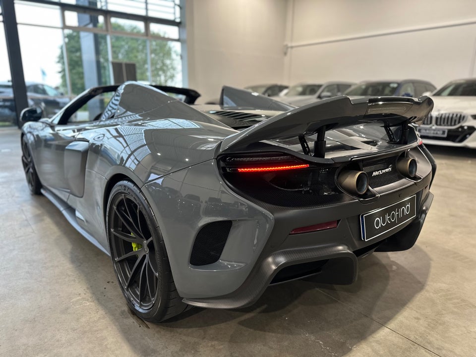 McLaren 675LT 3,8 Spider 2d