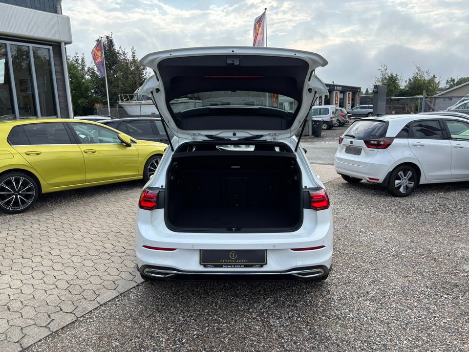VW Golf VIII 1,4 GTE DSG 5d
