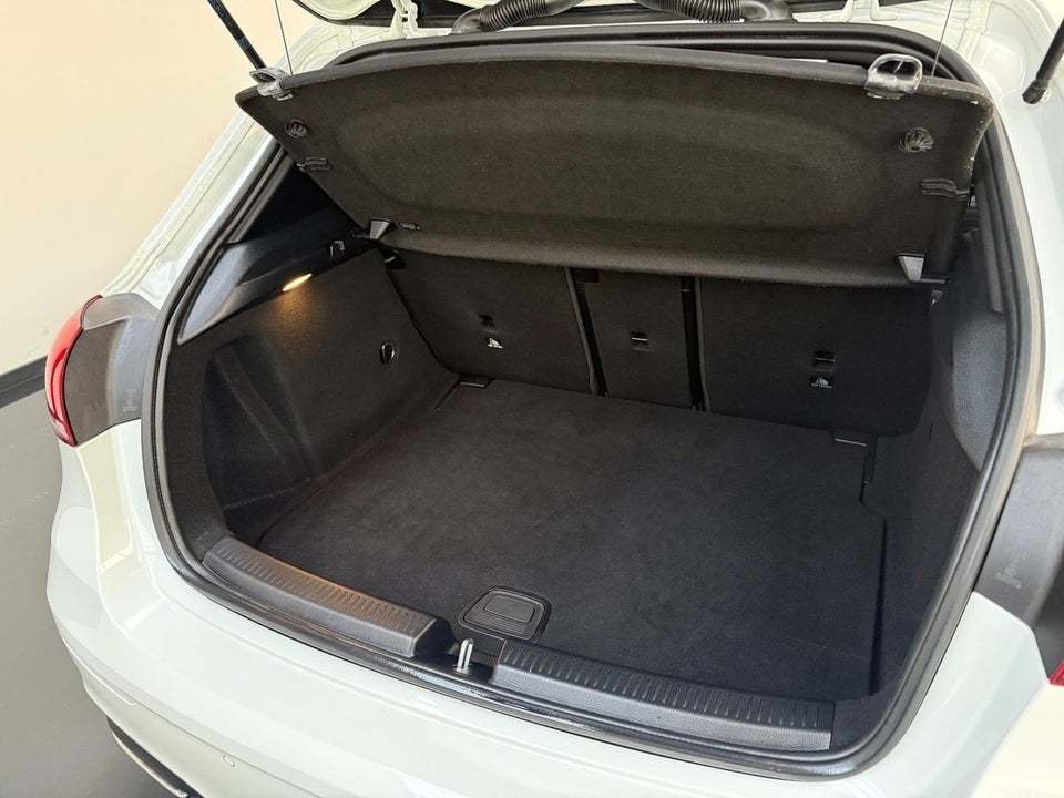 Mercedes A220 2,0 AMG Line aut. 4Matic 4d