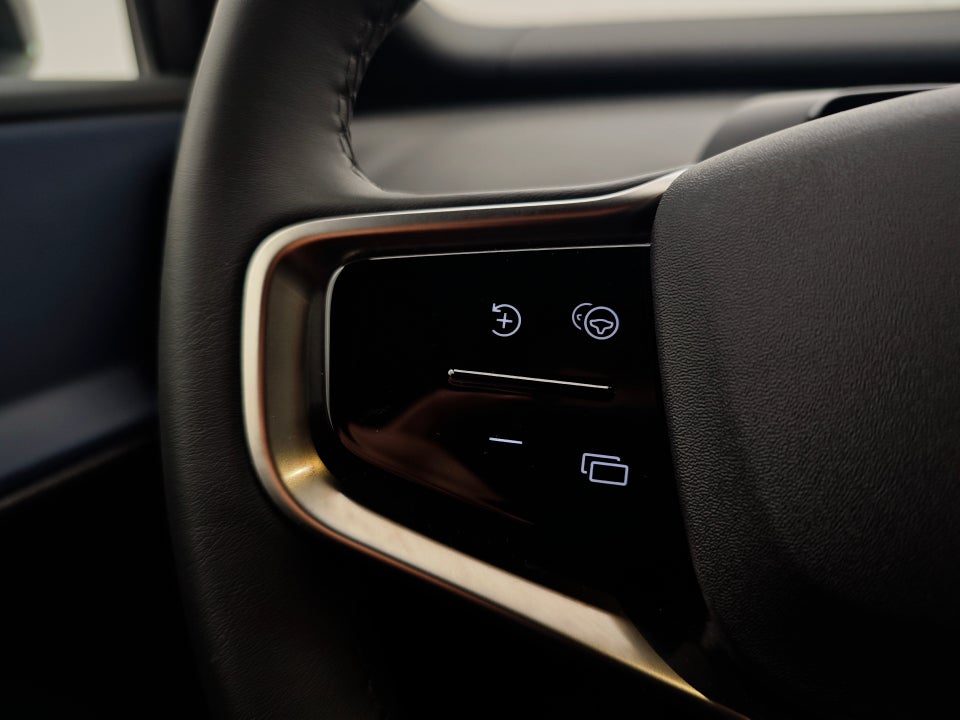 Volvo EX30 Standard Range Plus 5d