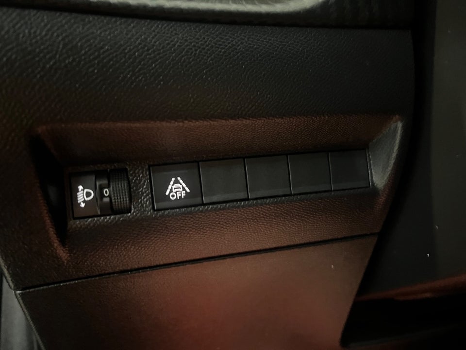 Peugeot 208 1,2 PureTech 100 Active 5d