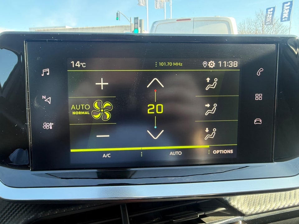 Peugeot 2008 1,2 PureTech 130 Allure Pack 5d