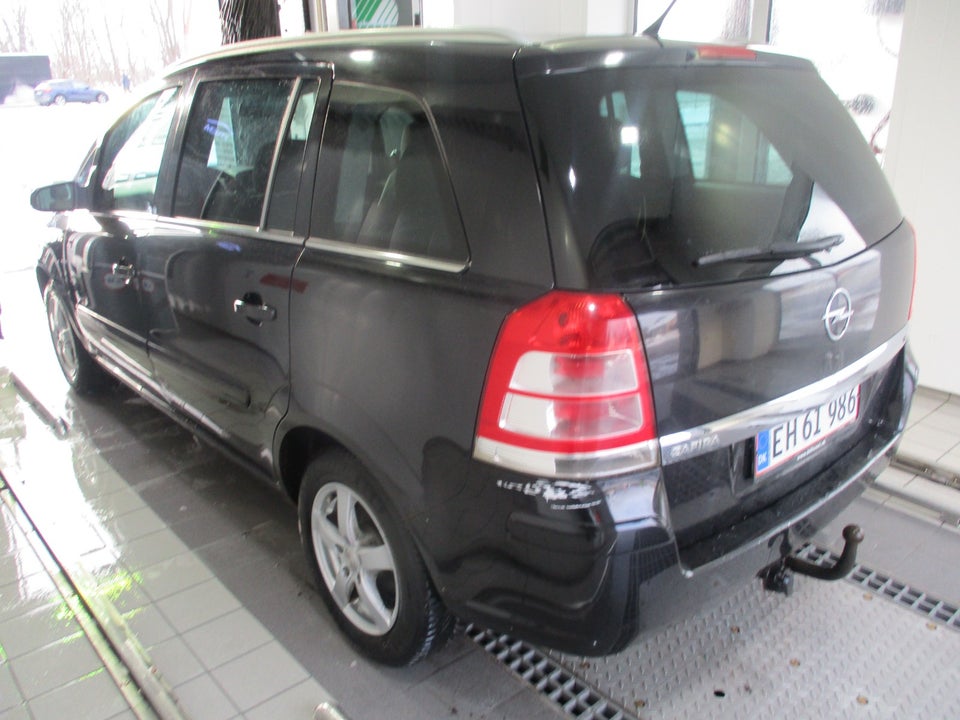 Opel Zafira 1,8 16V Enjoy 5d