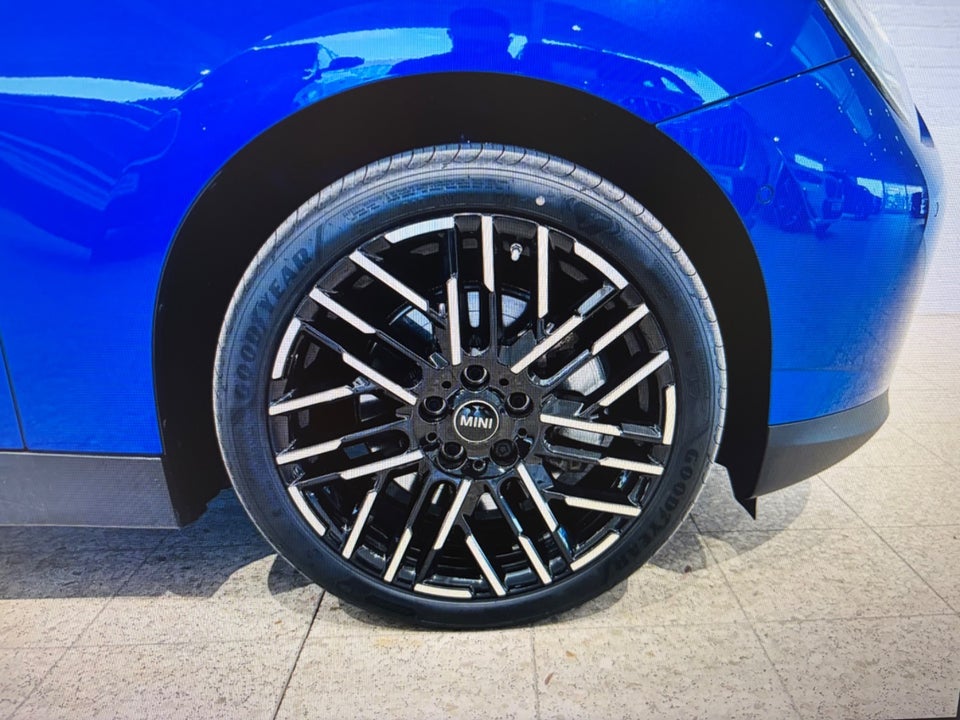 MINI Cooper SE Favoured Trim XL 3d
