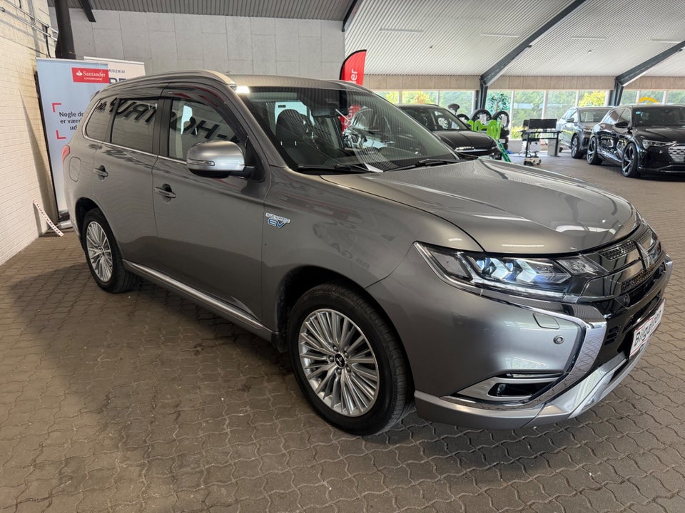 Mitsubishi Outlander 2,4 PHEV Intense CVT 4WD 5d