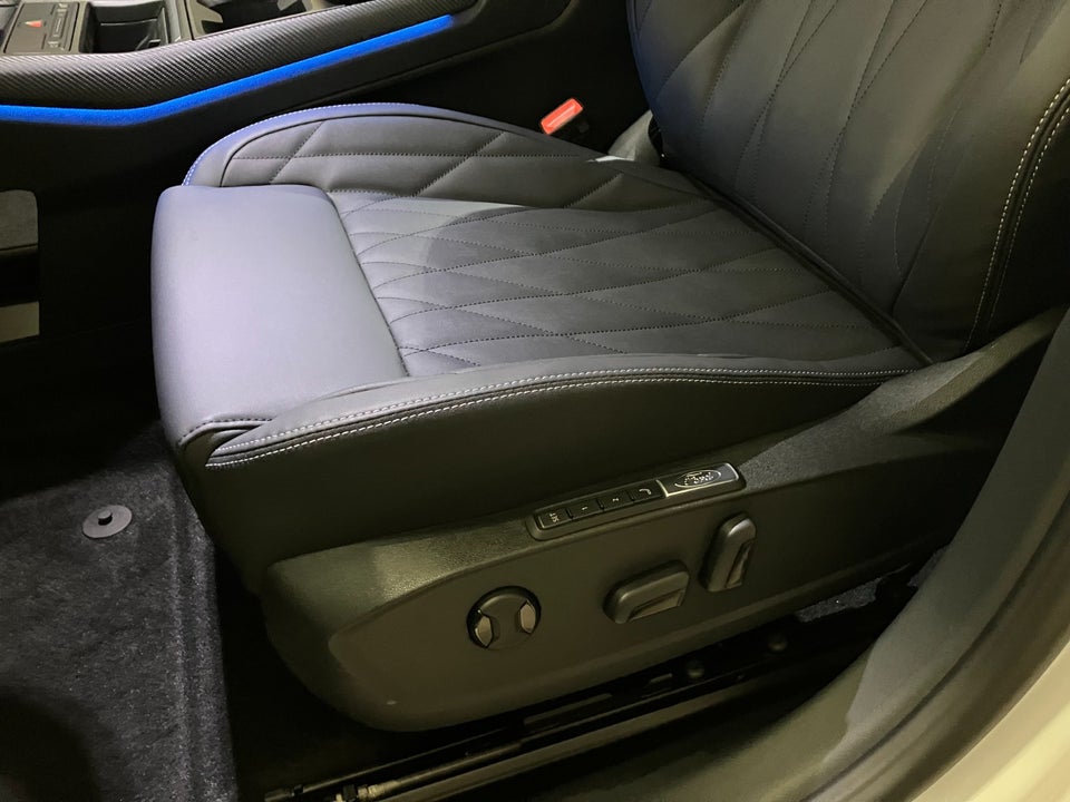 Ford Explorer 77 Premium Extended Range 5d