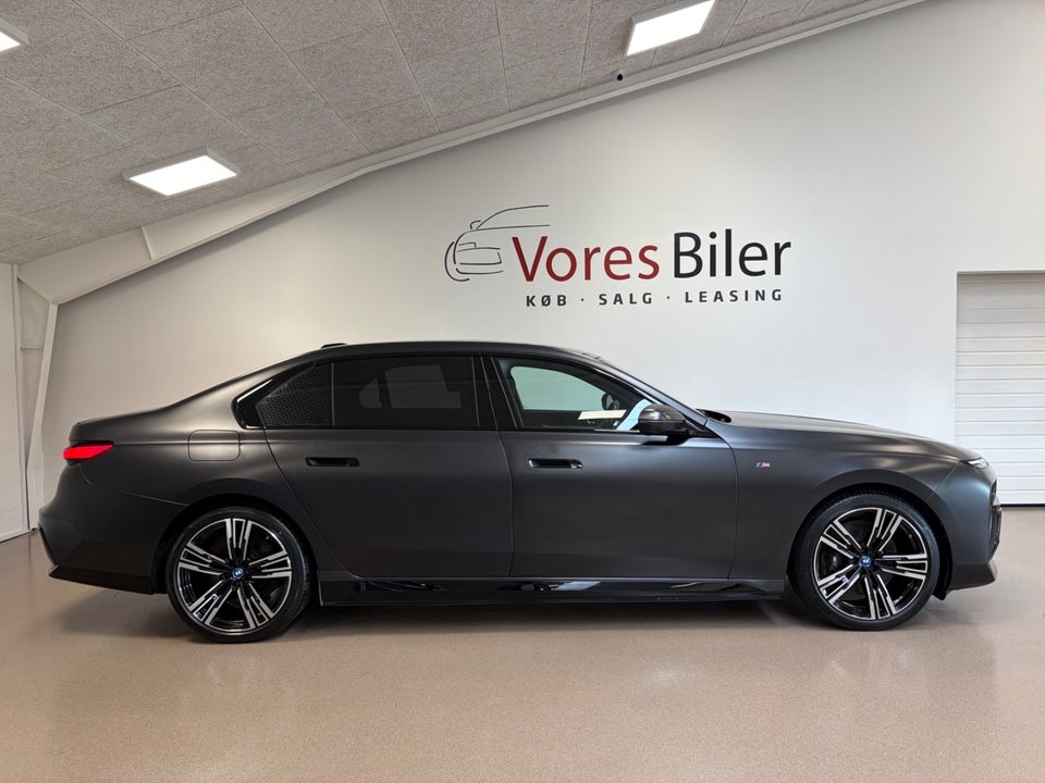 BMW i7 xDrive60 M-Sport 4d