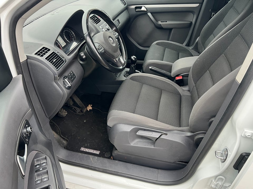 VW Touran 1,6 TDi 105 Comfortline BMT Van 5d