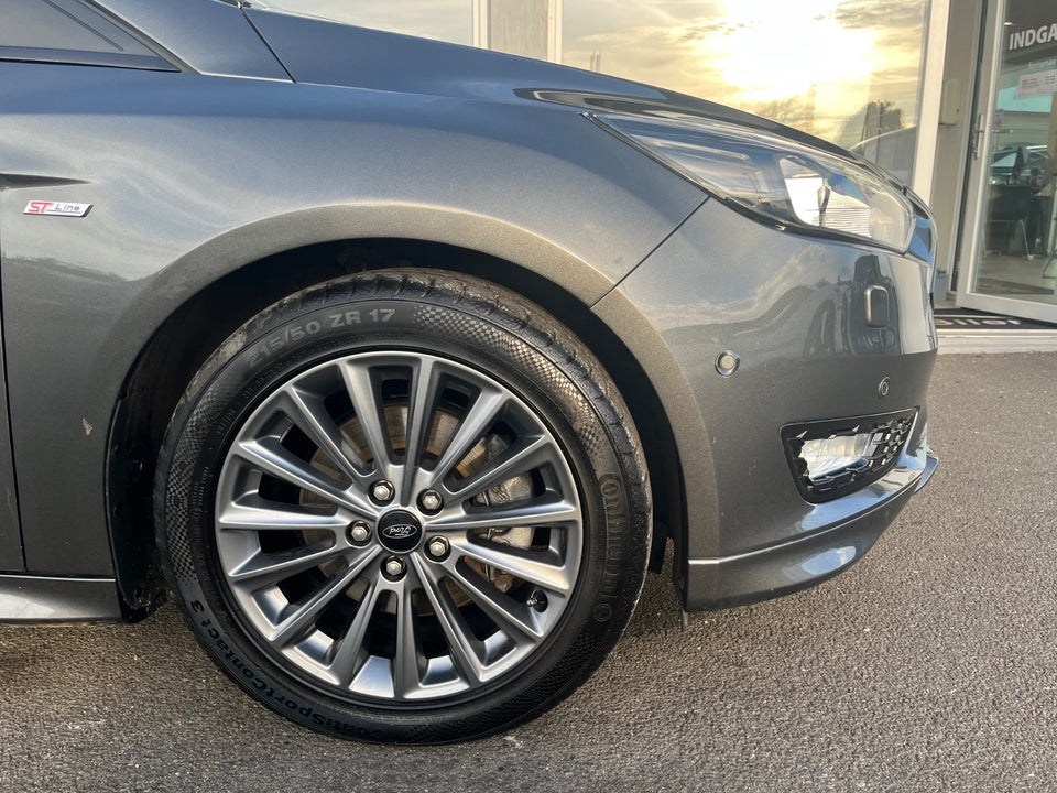 Ford Focus 1,5 EcoBoost ST-Line 5d