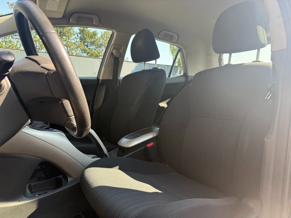 Toyota Auris 1,6 Sol 5d