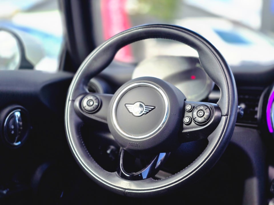 MINI Cooper SE Greenwich 3d