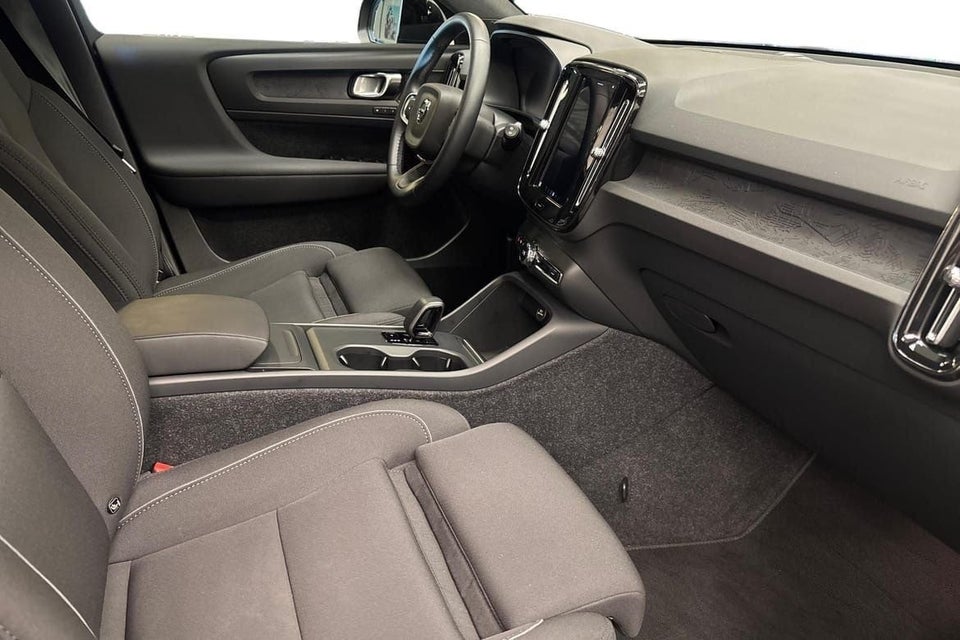 Volvo EX40 Extended Range Black Edition 5d