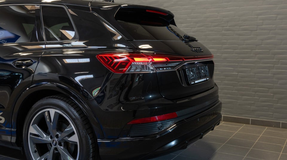 Audi Q4 e-tron 40 S-line 5d