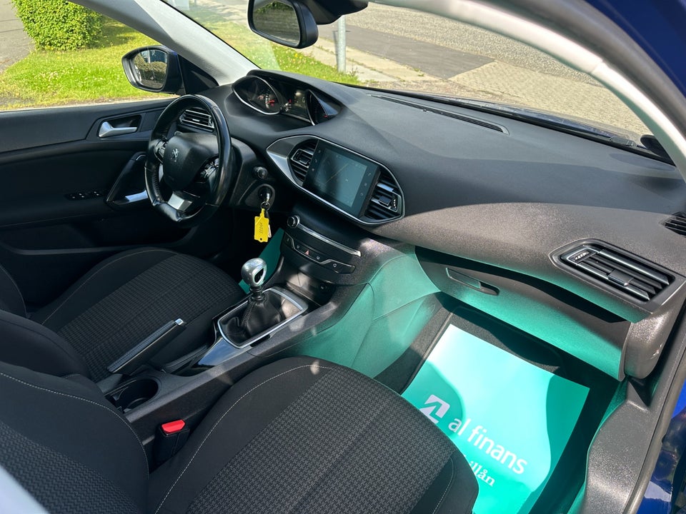 Peugeot 308 1,2 e-THP 130 Selection Sky SW 5d