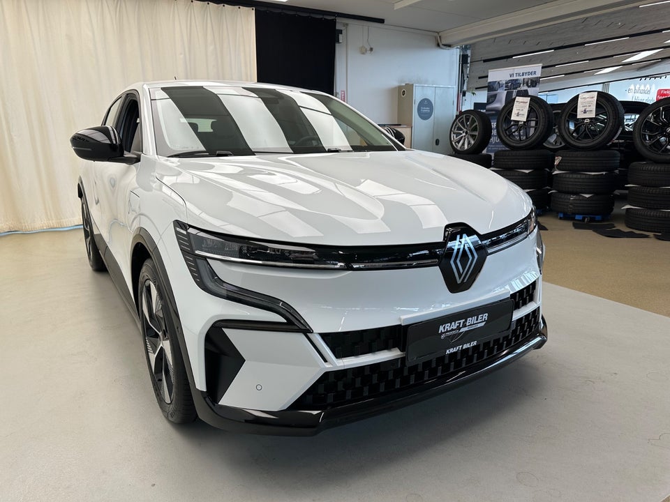 Renault Megane E-Tech 40 Equilibre 5d