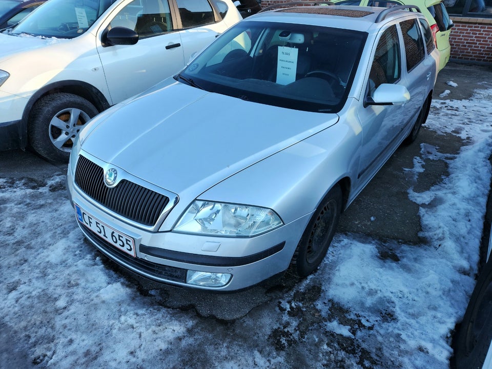 Skoda Octavia 2,0 TDi Combi DSG 5d