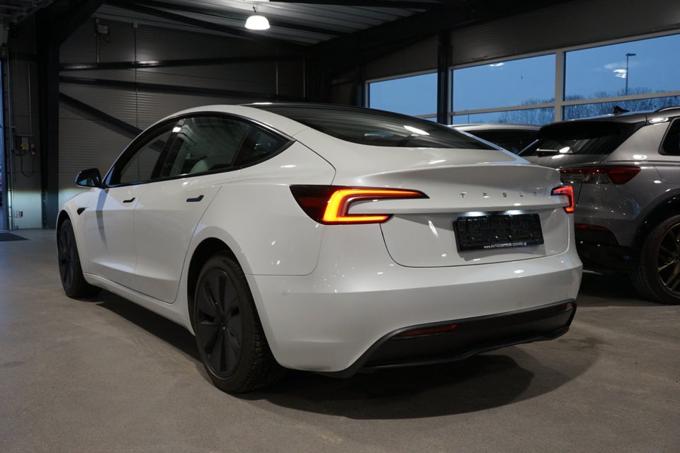 Tesla Model 3 RWD 4d