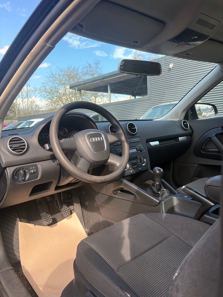 Audi A3 1,6 Attraction 3d