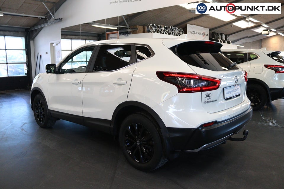 Nissan Qashqai 1,3 Dig-T 140 N-Connecta 5d