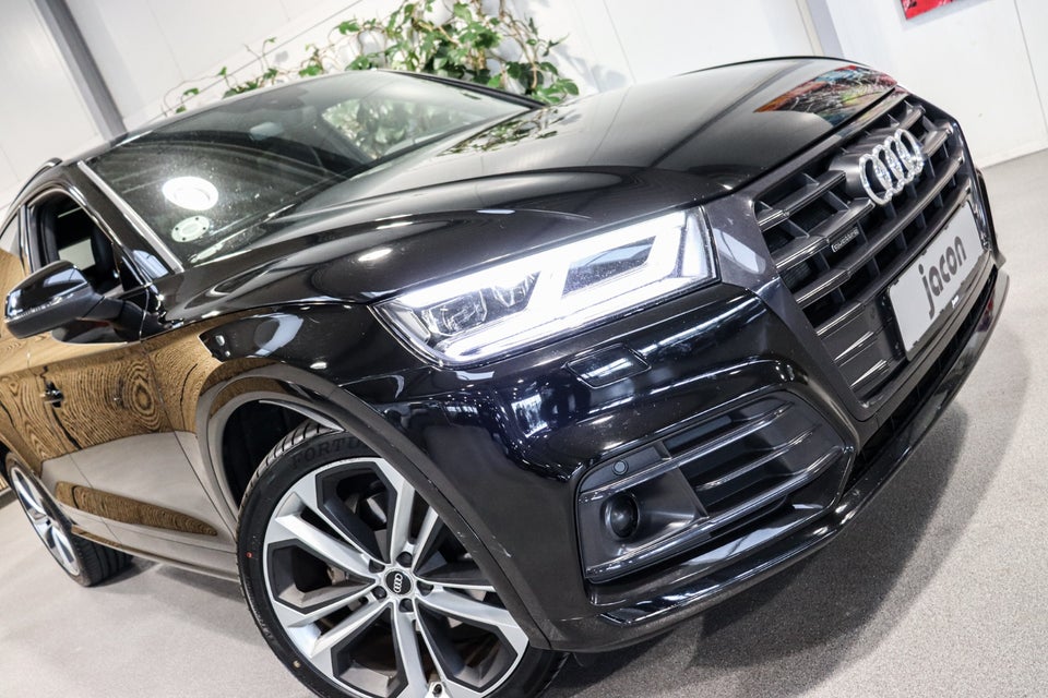 Audi Q5 40 TDi S-line quattro S-tr. 5d