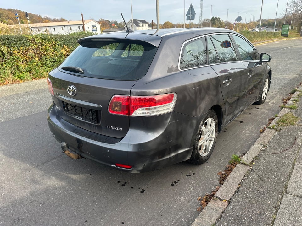 Toyota Avensis 2,0 D-4D T3 stc. 5d