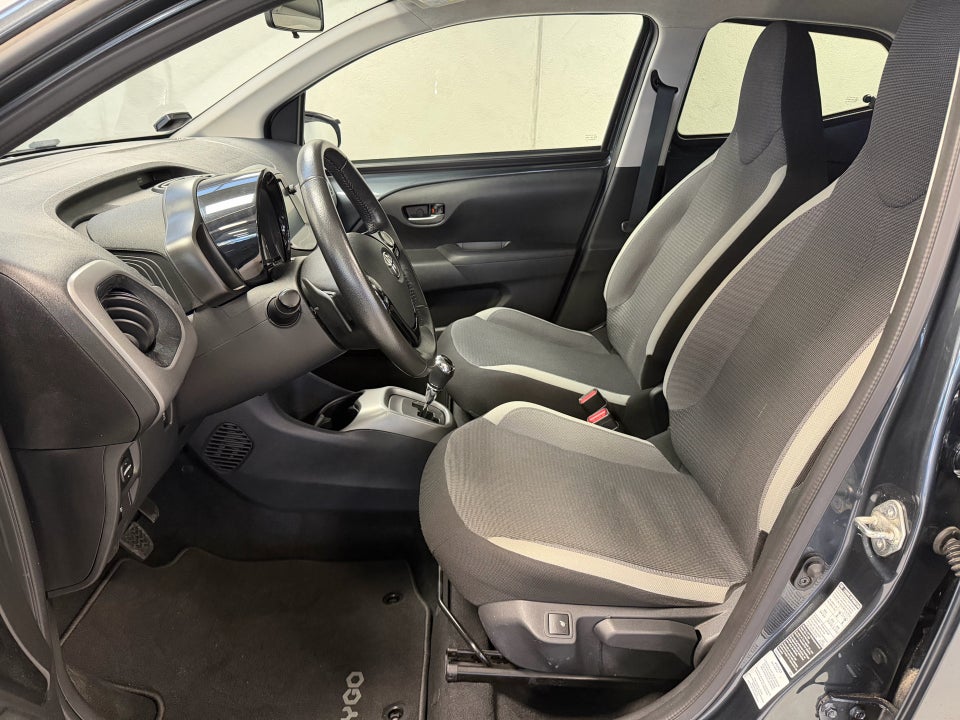 Toyota Aygo 1,0 VVT-i x-press x-shift 5d