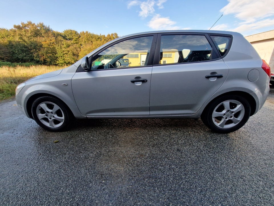 Kia Ceed 1,6 CRDi 90 Active 5d