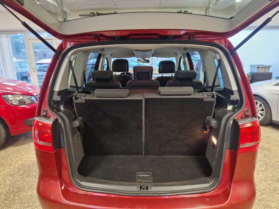 VW Touran 1,6 TDi 105 Comfortline BMT 7prs 5d