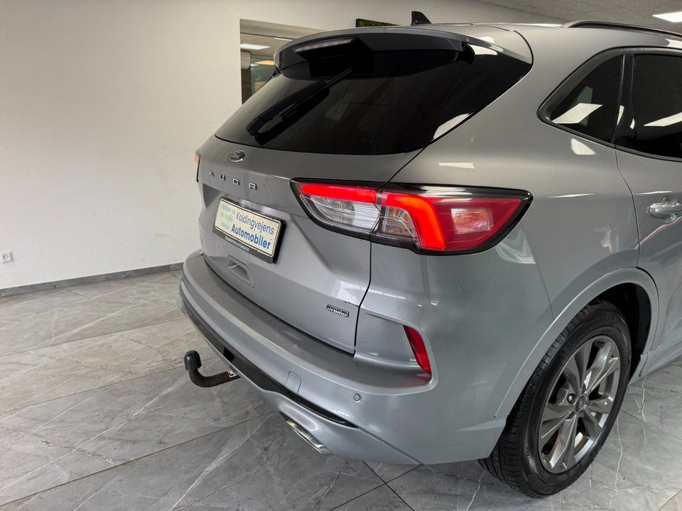 Ford Kuga 2,5 PHEV ST-Line CVT 5d