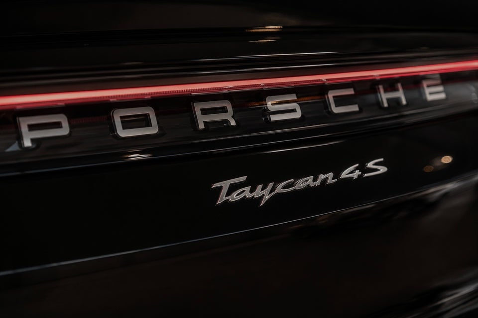 Porsche Taycan 4S Performance+ 4d
