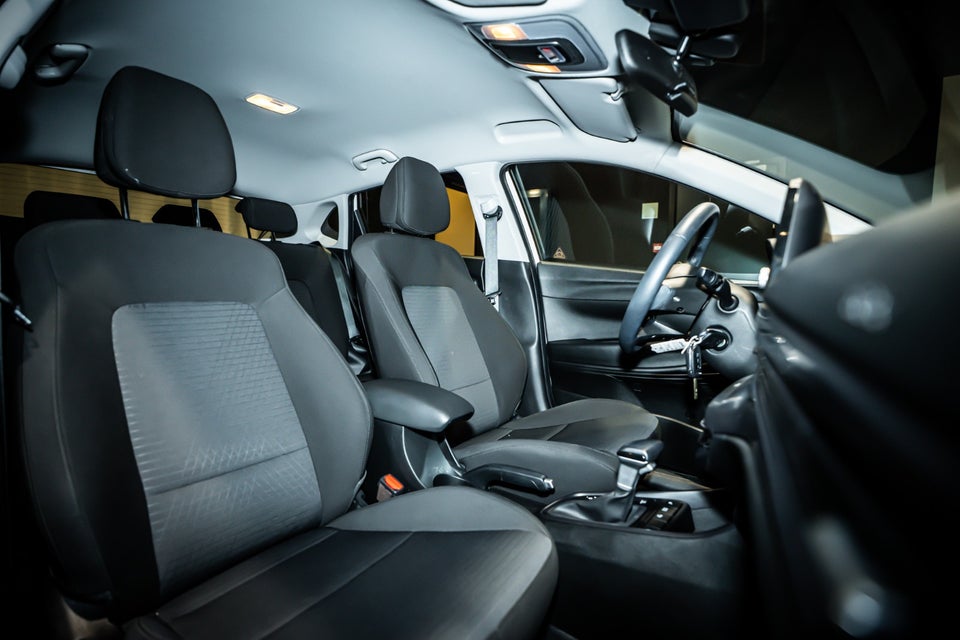 Hyundai i20 1,0 T-GDi Essential DCT 5d