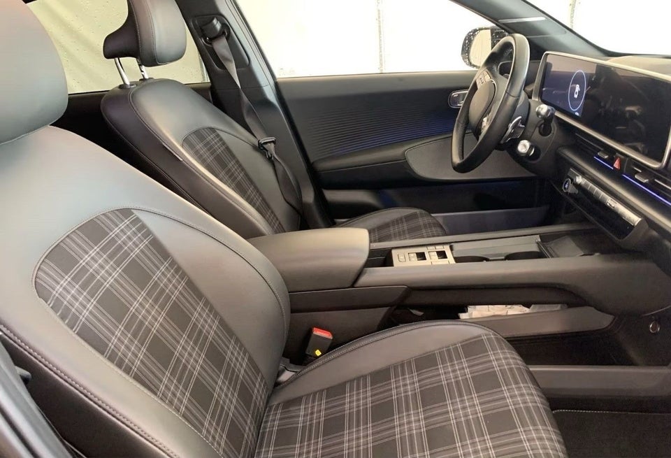 Hyundai Ioniq 6 77 First Edition AWD 4d