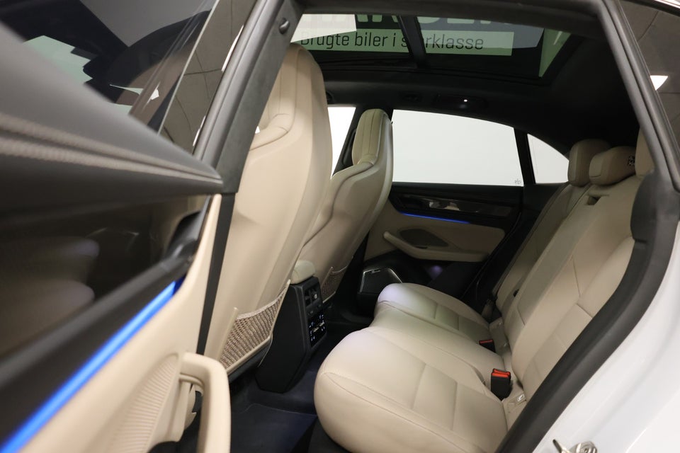 Porsche Macan Turbo 5d