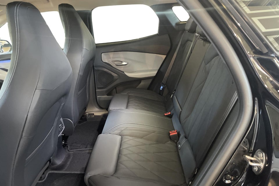 Ford Explorer 77 Premium Extended Range 5d